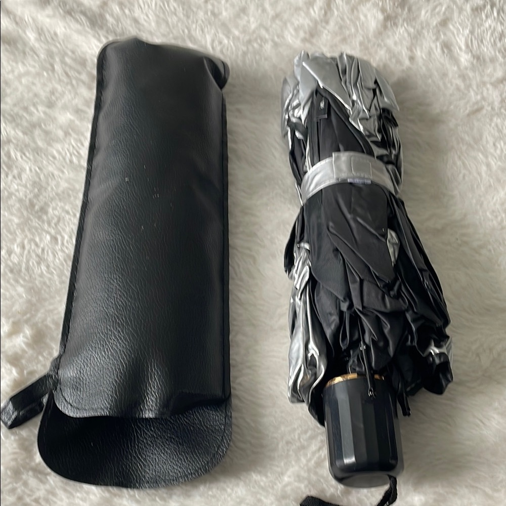 Compact automatic portable sun visor for your windshield black with leather case